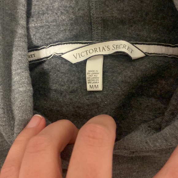 Victoria secret grey and red hoodie size medium - Picture 4 of 5